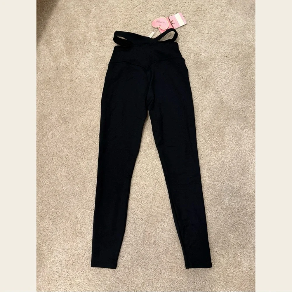 Bombshell Leggings!  NWT- cross listed on Mercari! - Picture 2 of 4